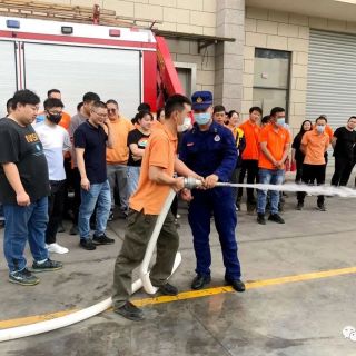 防范未“燃”！邊鋒集團(tuán)開展消防應(yīng)急演練工作