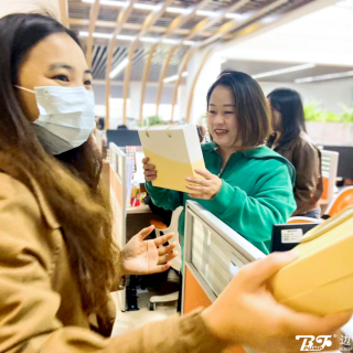 今天，是她的節(jié)日